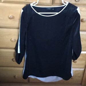 *NEVER WORN* black and white shirt